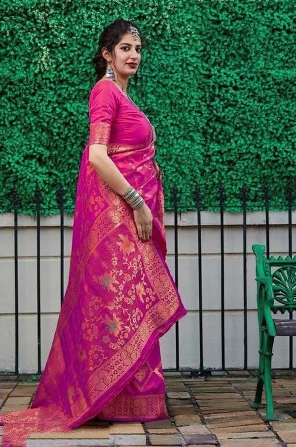 Purple_Embellished_Banarasi_Jacquard_Saree_(Purple)